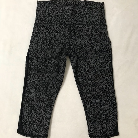 lululemon athletica Pants - SOLD! NWOT 2017 Lululemon Train Times Crop (17”)